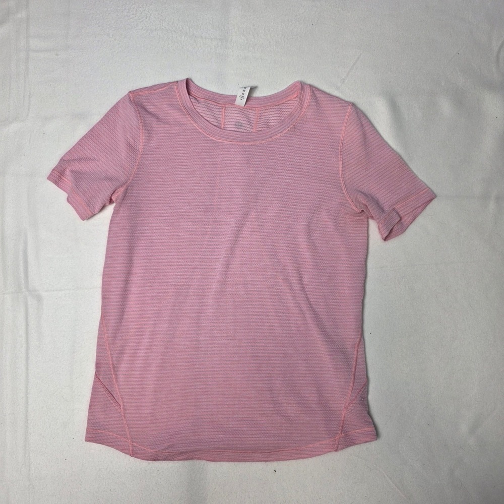Lululemon women's shirt distance Pink Textured Top Size 4
